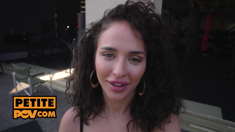 Petite POV: POV - une scène de baise excitée en POV avec geisha...