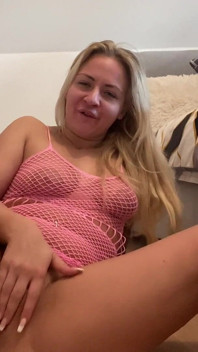 Blonde Slut Pees for You!