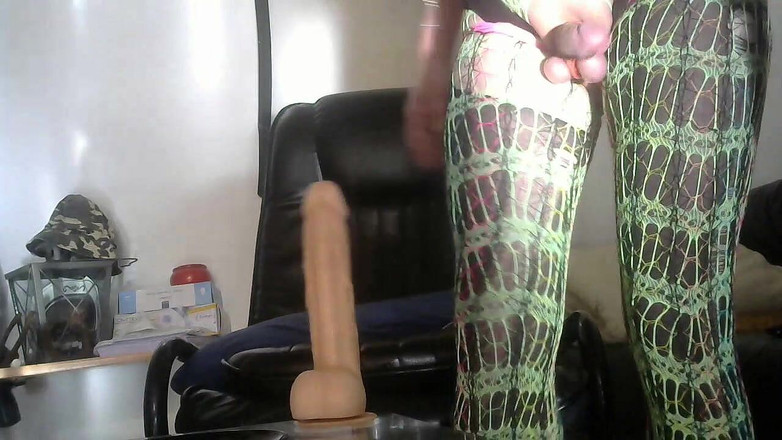 Anal fetish Chist & dwt: Sodomie et chevauchage sur un beau didlo bien formé