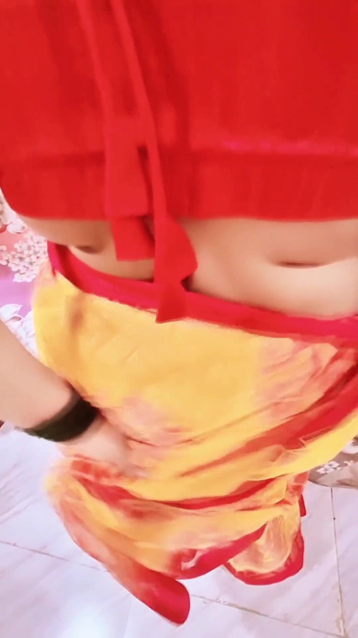Sexybhabhi999: Une femme marathie invite l’ami de son fils chez elle...
