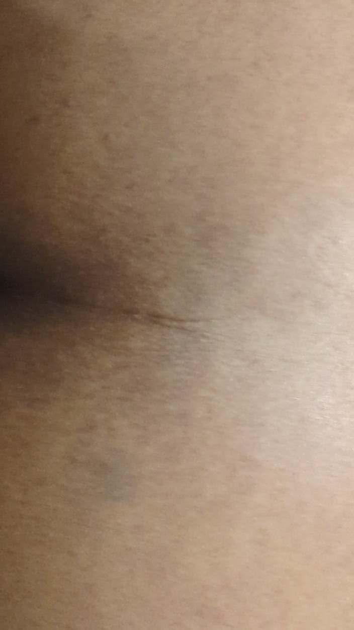 Themeatz: Je le laisse tester de nouveaux équipements pendant qu’il me baise !