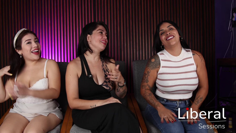 Liberal sessions: MILF con belle tette filma il suo primo porno