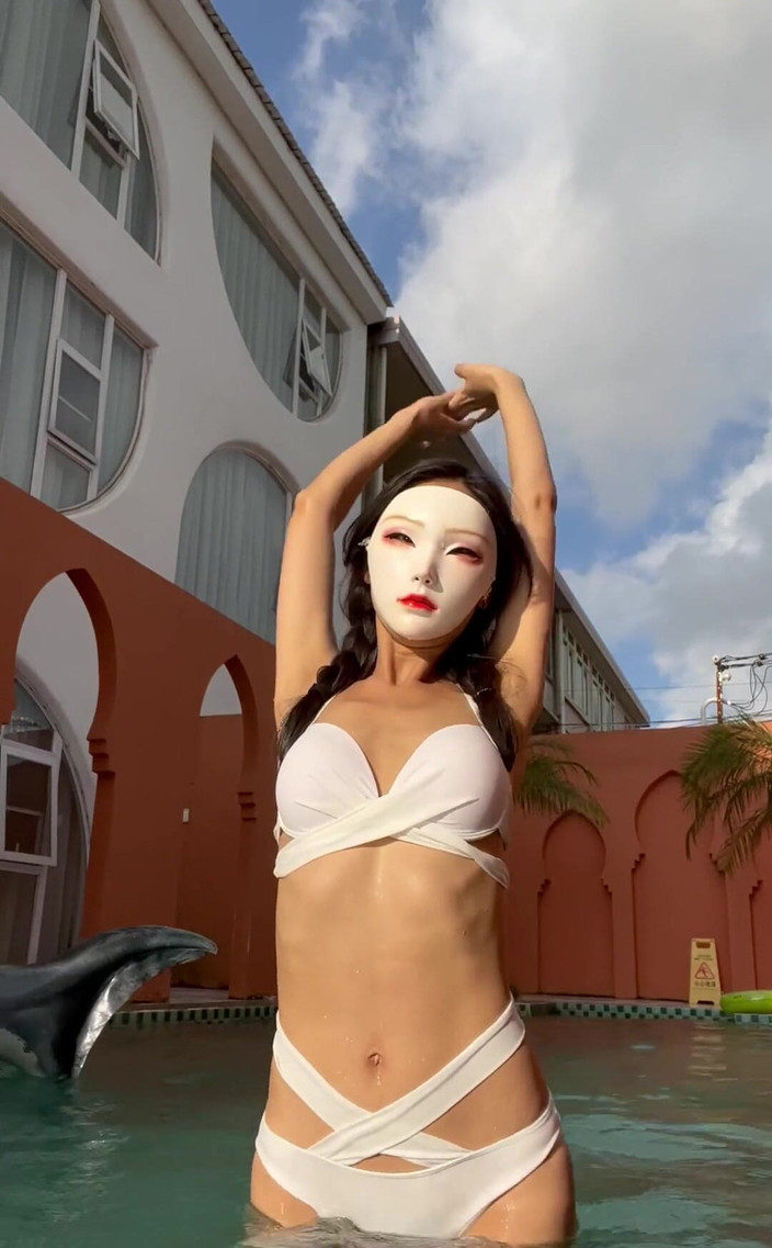 Sad Miss: Ngentot kontol hiu besar