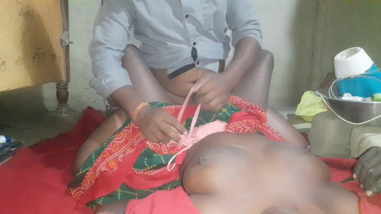 Kajal ki chut: Real india ama de casa sexo (parte 1)