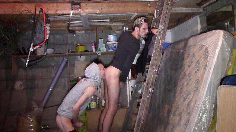 STRAIGHT BOY CURIOUS: Сексуального scally паренька использовал твинк-бисексуальный диск 20-летней