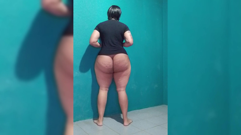 Sissy sapeca studio: 그녀의 엉덩이는 내 모든 흑인 자지에 잘 맞을 수 있어