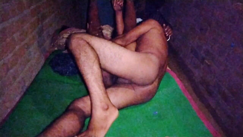 Pumi: Sexo duro por la noche con Pumi Bhabhi
