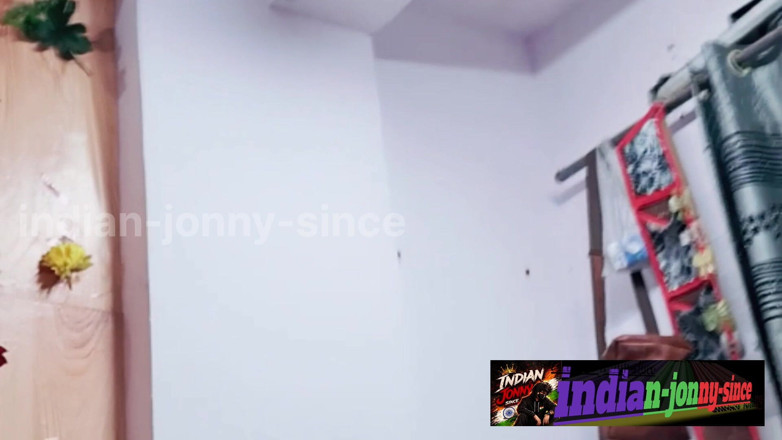 Indian Jonny S: Il grande culo della sorellastra la notte dopo la cena....