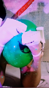 Yvie Lowe - festa de BALÃO de Halloween