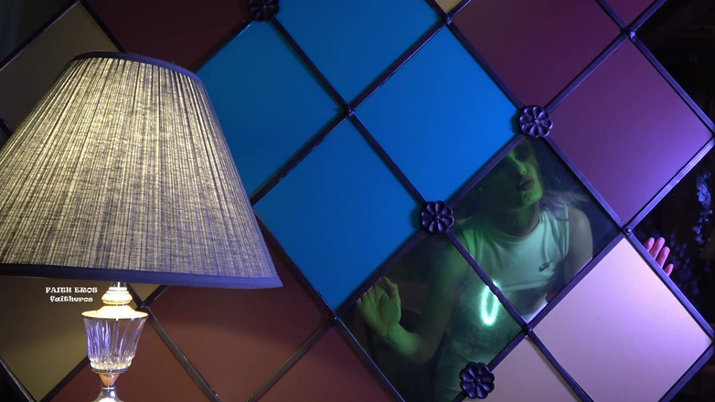 Faith Eros: Besa a tu madrastra como si ella fuera tu novia