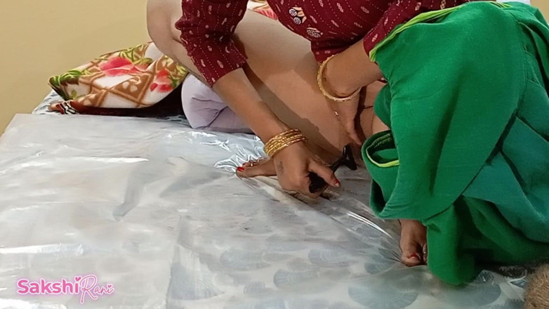 sakshi_raniii: 膣の剃り取り動画 デシメイドがボスルームでオーナーの継息子が捕まるヒンディー語のエッチな話