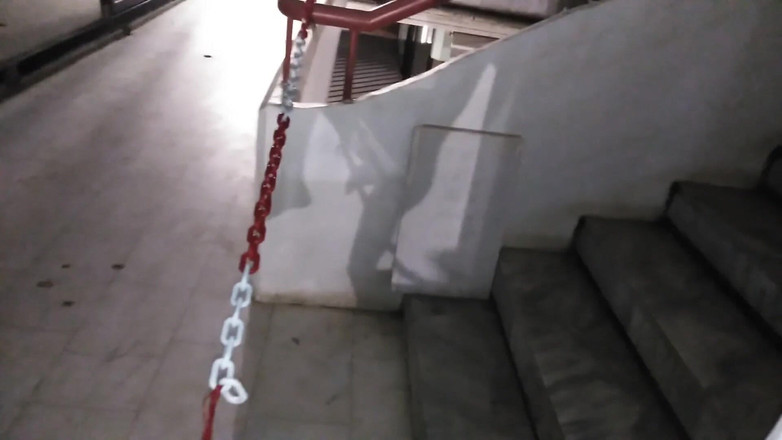 Dan Eagle: 户外小便和裸体散步