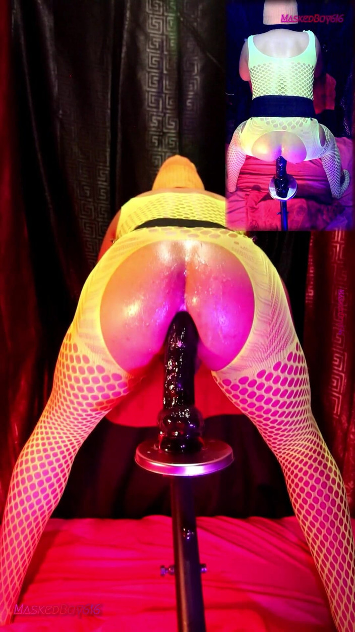 Maskedboy616: Rimbalzare il mio culo oliato, in lingerie giallo fluorescente 1