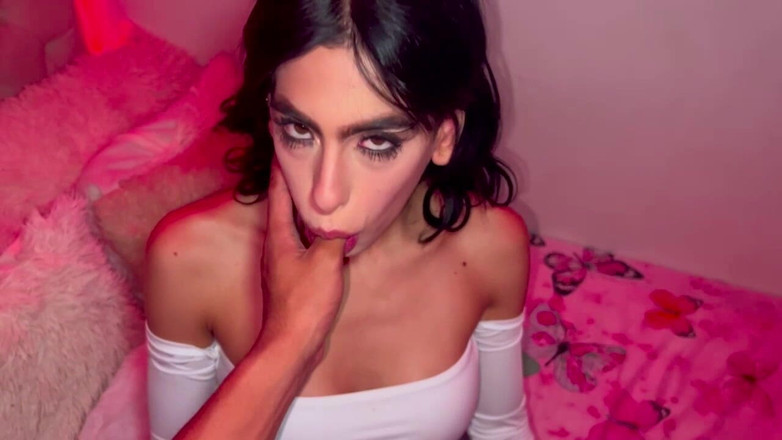 Alicia Trece: मैं बहुत कामुक हूं, मुझे उस लंड को खाने के लिए बहकाने दो