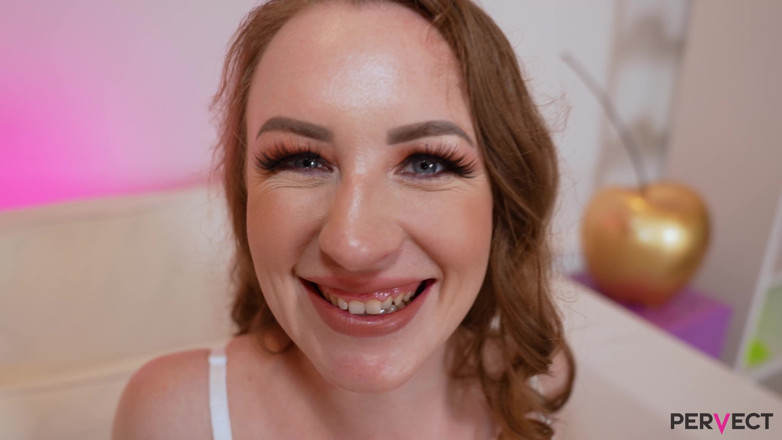 Pervect: Emma Fantazy se vuelve loca mientras disfruta de su culo...