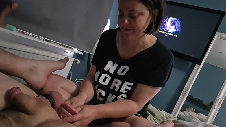 SwitchMixCouple: Ma copine m’a enculée avec un gode géant et une...