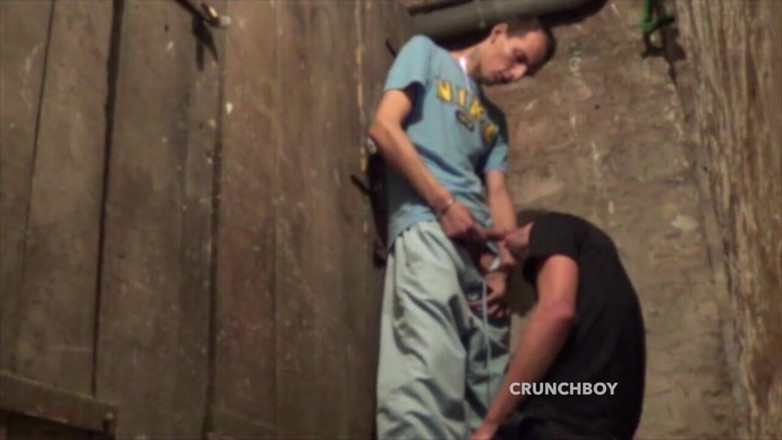 Sneaker gay: Submissed in basement by discret fetishboy