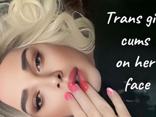 Sasha Q: Transenmädchen sasha q kommt auf ihr eigenes gesicht