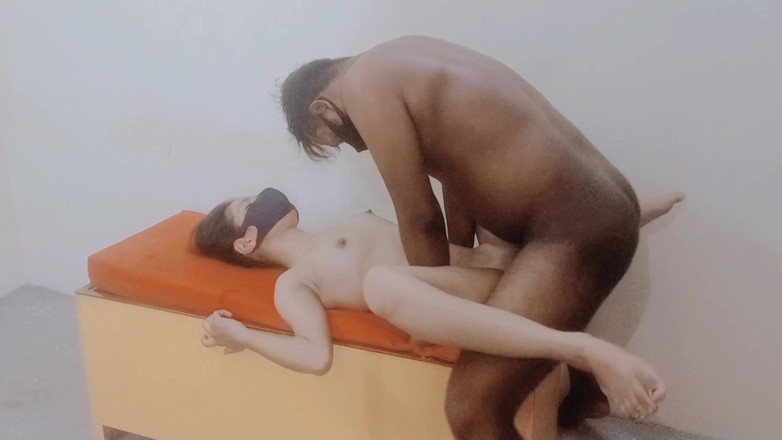 Coupleplyaz: Primera vez sexo caliente de una chica india