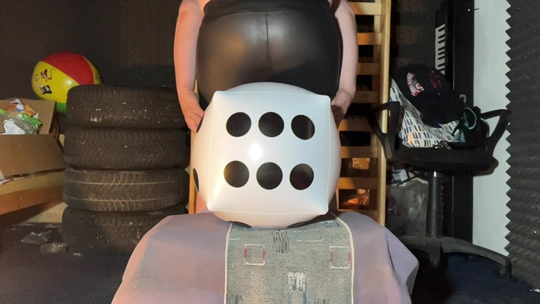 BeachBallsDuo: Cheap Vs Expensive Beachball? 26 Beachballs Tested Against Our Over 205 Kgs...