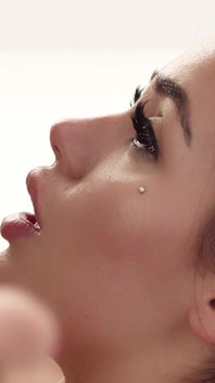 Martina Smeraldi Beginnt Ihren Perfekten Tag Mit Romantischem Sex