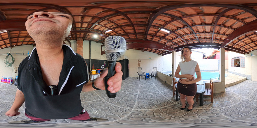 GabbyHorny: Verslaggever stript live in de lucht nadat ze betrapt is...