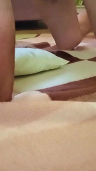 Masturbation nue en bosse