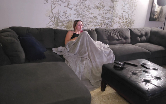 PineapplePie1111: Malá závislost na sexu nevlastní sestry, část 1