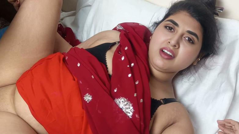 Nadiyabd: Full Face Red Saree Girl - detailní šukání kundičky, dlouhý záběr, indická...