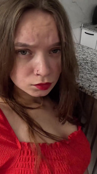 Nevlastní otec chtěl testovat novou kameru natáčením sexu se svou nevlastní dcerou POV skutečné amatérské domácí