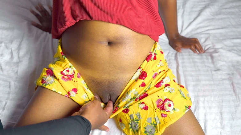 Aathiyaa: Indianos amantes gemendo enquanto fodem juntos