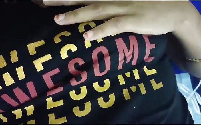 Sumi_couple_lesbian: Velká prsa lisování Desi Girl Video