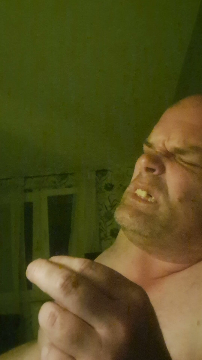 Fickspecht: Pokračuj s ničičem děr pro tu mrchu a pěkně hluboko...