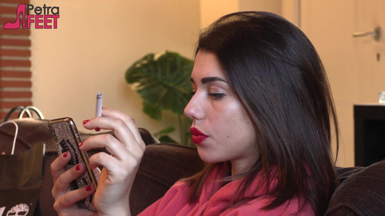 Smokin Fetish: Куріння з чудовою італійською красунею