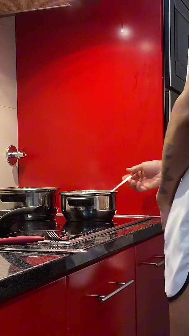 Jacking off and Cumming in the Kitchen (Leandro and Asafe) Jacking off and Cumming in the Kitchen (Leandro and Asafe)