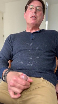 나는 발정난, 정액으로 얼룩진 돼지, 흔들리는 바토르입니다.