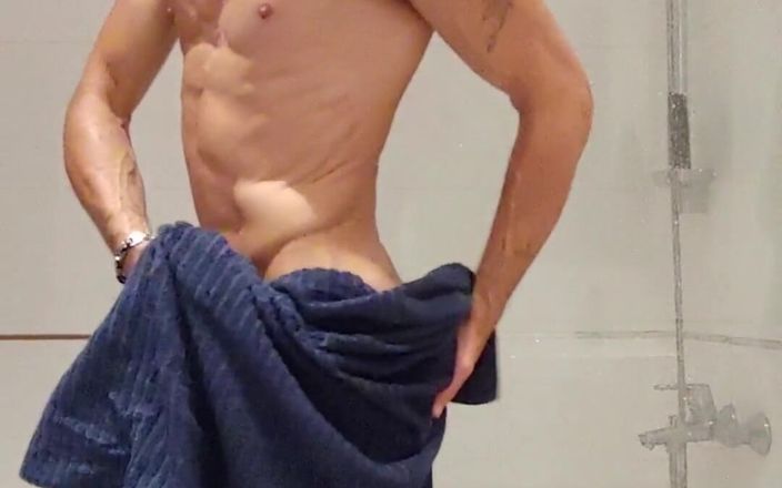 Boy jerking off: Boy jerking off