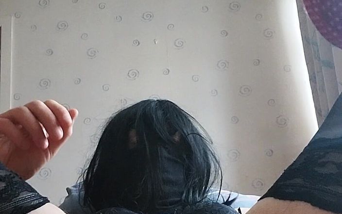 Cindy Belfast: Gái phục tùng bị cắm tinh trong đồ lót