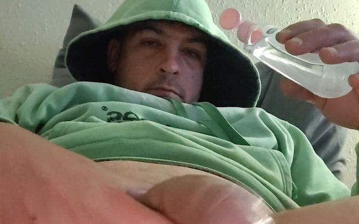 Wildone: Un poco serio jugando con el culo y la polla
