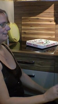 MILF Spermshot On The Glasses