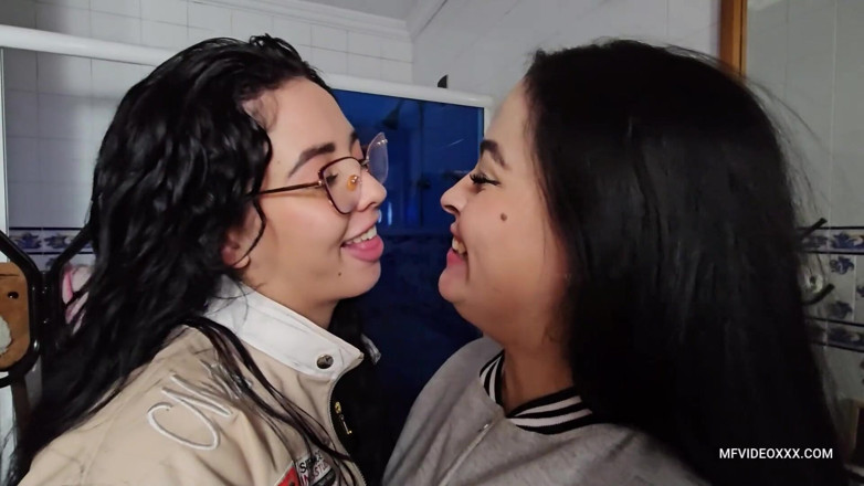 MF Lesbian: Mein kuss wird dich sicher halten