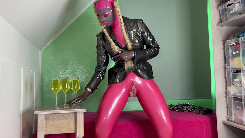 Miss_Fetilicious: New Year's Piss