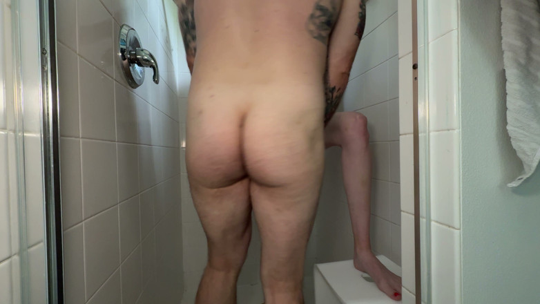 Mila Mynx: Stepdaddy Sips My Piss in the Shower