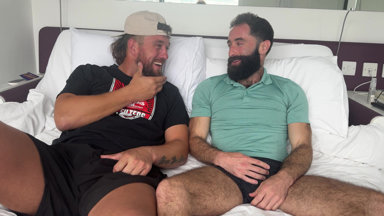 Yourfavecumslut: Mendokuasakan Pengalaman Gay Pertama Teman Lelaki Saya Dengan Seorang Amerika