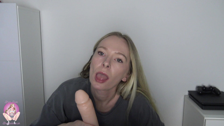 Brea Rose: La puta de la oficina