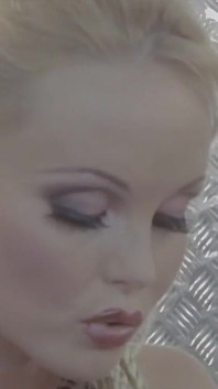 Silvia Saint Le Da Placer a Aneta Con Un Cinturón.