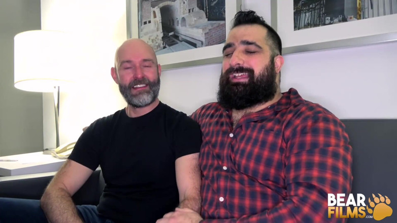 Bear Films: Bearfilms Bare Ranger își bagă pula în curul strâmt al lui Blue...