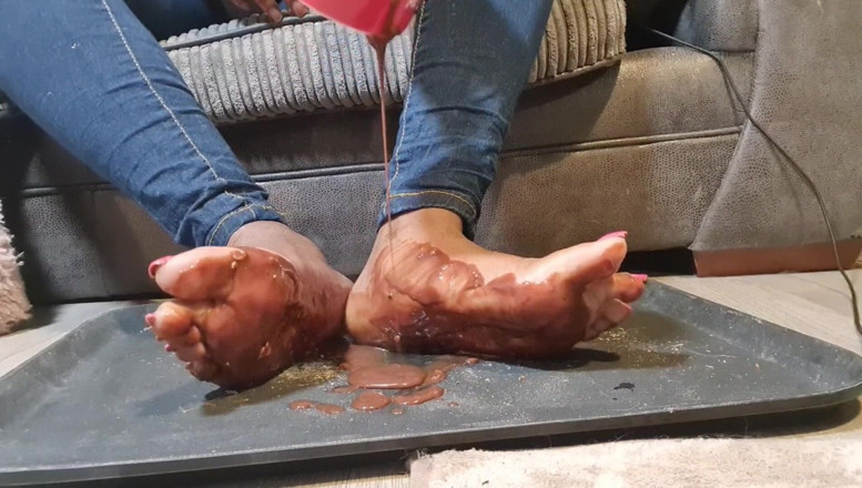 Simp to my ebony feet: chocolate feet