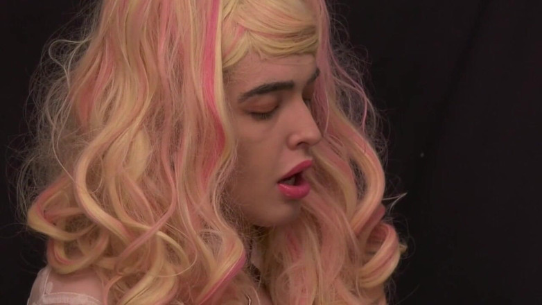 Tia Tizzianni Productions: Bella Bates работает в стрип-клубе, опускается на клиента