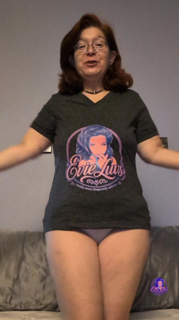 Elianna: T-shirt Prova på och granska